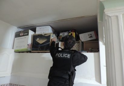 دستگیری ۱۰ فروشنده مواد مخدر در محمد شهر