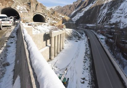 افتتاح آزاد راه همت تا ماه آینده / فقط ۸ متر از یک تونل باقی مانده است