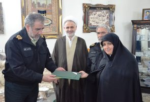 خانواده شهدا ادامه دهندگان راه حضرت زینب(س) هستند