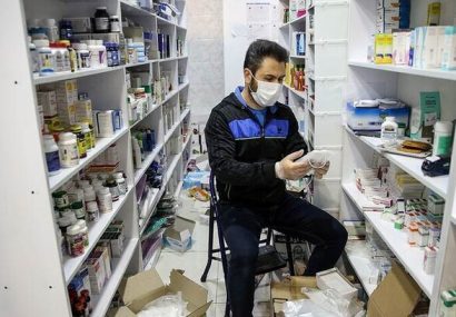 روزانه دو تا سه هزار ماسک سه لایه در داروخانه های شبانه روزی توزیع می شود