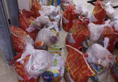 توزیع بسته های حمایتی غذایی توسط موکب حضرت زهرا (س) در البرز