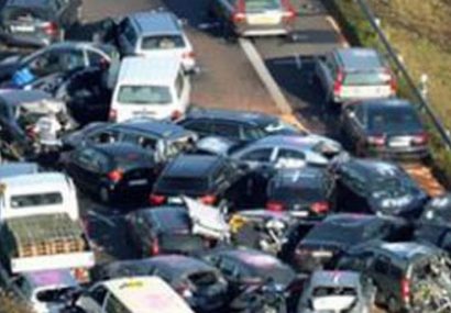 فوت یک نفر در تصادف زنجیره ای آزادراه کرج- قزوین