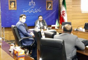 بررسی مشکلات ۲۰ نفر از مراجعان در دیدار مردمی رئیس کل دادگستری استان