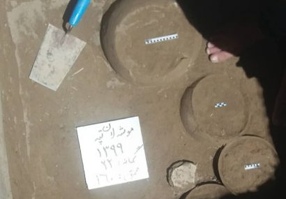 کشف شش ظرف سفالی تاریخی در کاوشهای تپه باستانی موشلان ساوجبلاغ