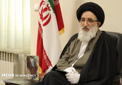 پرچم دار جهاد تبیین باید گروه های فرهیخته باشند