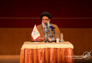 خودآگاهی و امید مهمترین گام ها برای به حرکت درآوردن مردم است