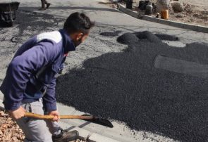 ۲۲۰ تن آسفالت در معابر منطقه هشت توزیع شد