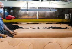 البرز سالانه ۱۵ میلیون مترمربع چرم مصنوعی تولید می‌کند