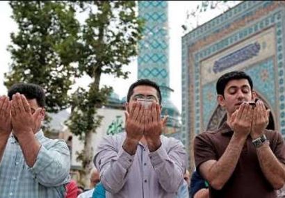 مساجد و هیئات های مذهبی بر اقامه نماز ظهر عاشورا اهتمام جدی داشته باشند