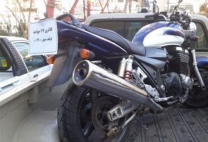 کشف دو موتورسیکلت قاچاق ۳ میلیاردی از تعمیرگاه موتور در کرج