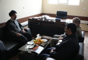 امام جمعه فردیس خواستار برخورد ریشه‌ای با فساد شد